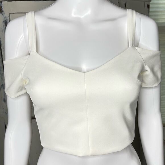 Topshop White Ivory Cold Shoulder Short Cap Sleeves Crop Zipper Back Top Size 0 - Picture 2 of 15